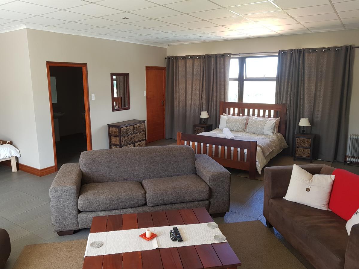Stay@67 Apartments - Dullstroom Esterno foto