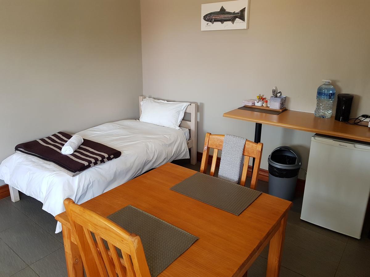 Stay@67 Apartments - Dullstroom Esterno foto