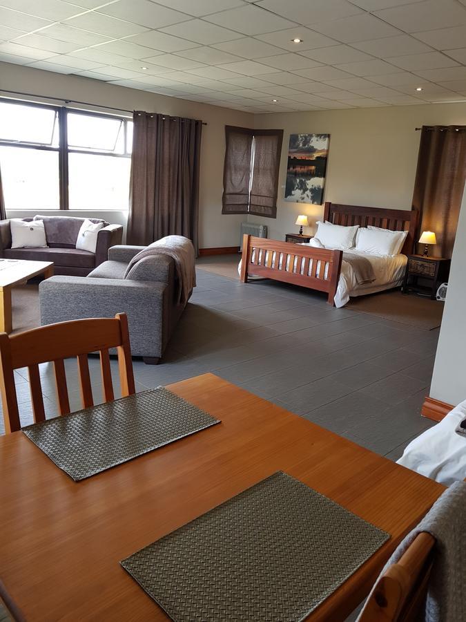 Stay@67 Apartments - Dullstroom Esterno foto